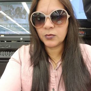 Meet your Posher, Deysi